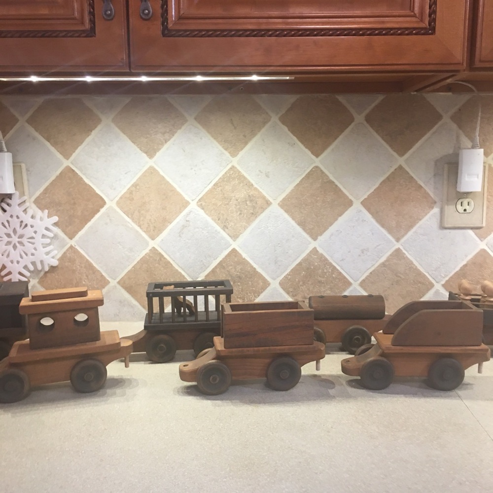 Wooden train set. - Picture 6 of 8